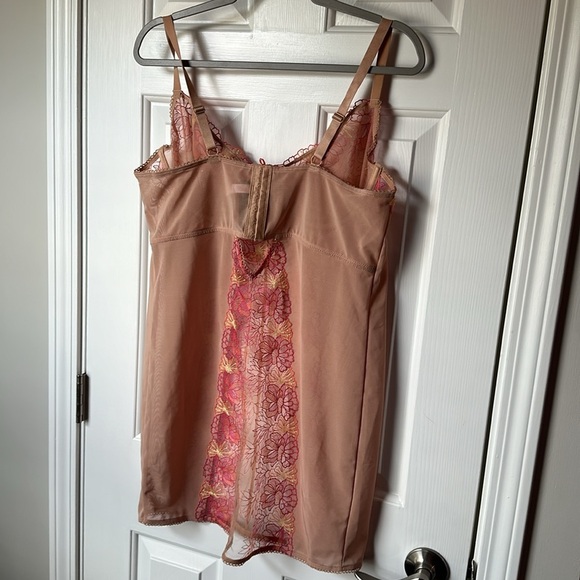 Torrid Embroidered Mesh Strappy Chemise Size 1 (14/16) Nude Floral NWT - Picture 3 of 6